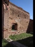 06781 ostia - regio i - insula ix - caseggiato dietro la curia (i,ix,1) - 5. laden von westen - bli ri suedosten - 09-2022.jpg